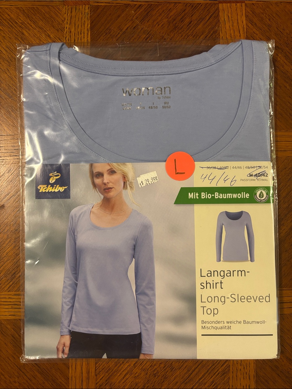 Woman Light Lavender Long-Sleeve Scoop Neck Top